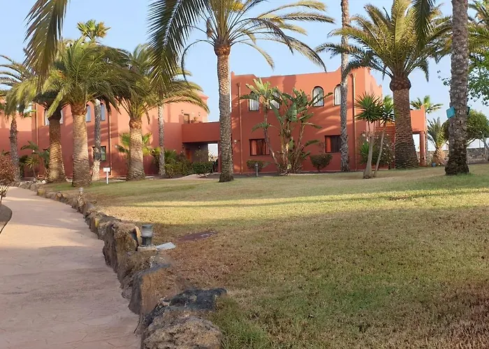 Tamarindo I Piscinas De Agua Salada コラレホ